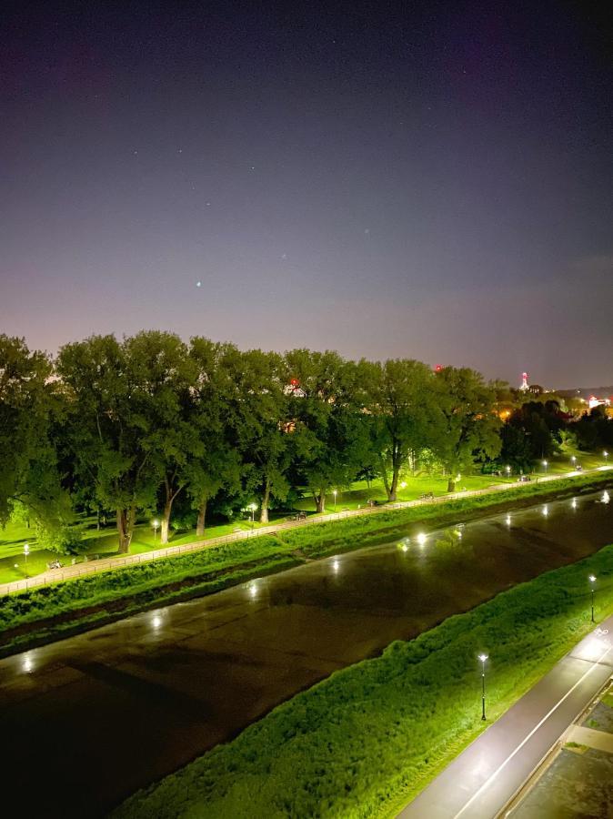 Capital Towers - Apartament Modern Z Widokiem Na Rzeke Rzeszów Exteriör bild